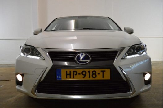 Lexus CT 200h - 