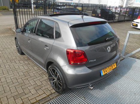 Volkswagen Polo - 1.2 TSI 105 pk Panoramadak Airco/Cruise controle/Parkeersensoren/Stoelverwarming - 1