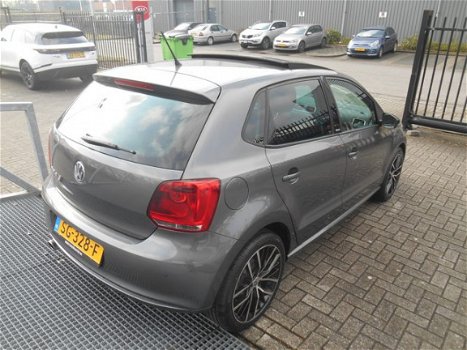 Volkswagen Polo - 1.2 TSI 105 pk Panoramadak Airco/Cruise controle/Parkeersensoren/Stoelverwarming - 1