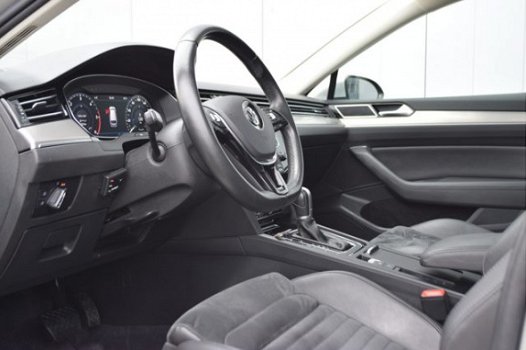 Volkswagen Passat Variant - 1.6 TDI Connected Series R-Line DSG Automaat, Virtual cockpit, Panoramad - 1