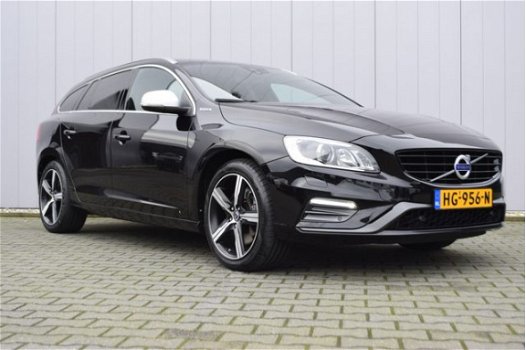 Volvo V60 - 2.4 D6 Twin Engine R-Design Navigatie, Stoelverwarming, Afn.Trekhaak, 18inch LMV, 1e Eig - 1