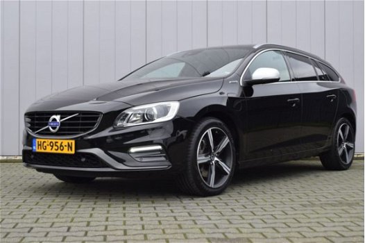 Volvo V60 - 2.4 D6 Twin Engine R-Design Navigatie, Stoelverwarming, Afn.Trekhaak, 18inch LMV, 1e Eig - 1