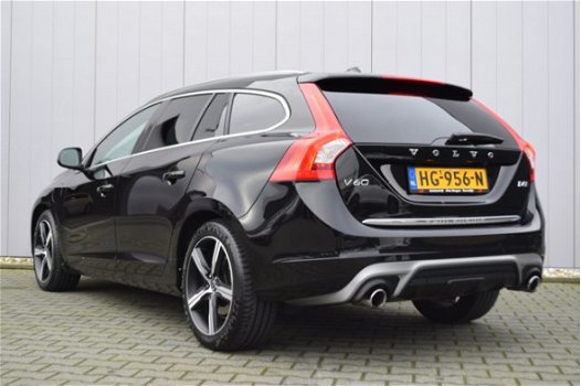 Volvo V60 - 2.4 D6 Twin Engine R-Design Navigatie, Stoelverwarming, Afn.Trekhaak, 18inch LMV, 1e Eig - 1