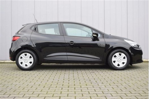 Renault Clio - 1.5 dCi ECO 90pk Expression Airco, Navigatie, Cruise control, Bluetooth telefonie - 1