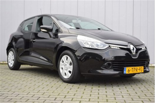 Renault Clio - 1.5 dCi ECO 90pk Expression Airco, Navigatie, Cruise control, Bluetooth telefonie - 1