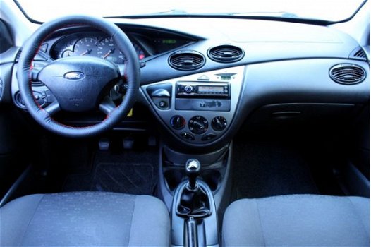 Ford Focus - 1.6 Cool Edition incl NAP AIRCO USB TREKHAAK '03 - 1