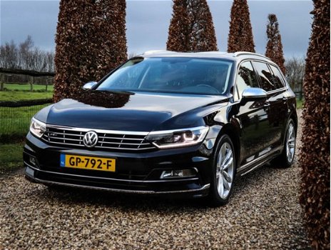 Volkswagen Passat Variant - 1.6 TDI R-Line Leer A-Camera Virtual Cocpit Pano/dak Adap.Cruise Nieuwst - 1