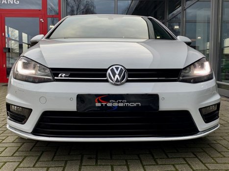 Volkswagen Golf - 1.4 TSI * R-LINE * NAVIGATIE/ XENON/ LED/ KEYLESS/ 18 INCH - 1