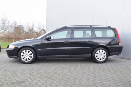 Volvo V70 - 2.4D Edition I AUTOMAAT - 1