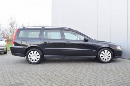 Volvo V70 - 2.4D Edition I AUTOMAAT - 1