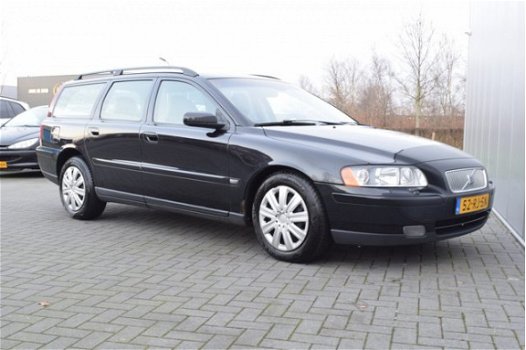 Volvo V70 - 2.4D Edition I AUTOMAAT - 1