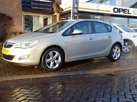 Opel Astra - 1.6 115PK Edition + Airco/ 17 / NL auto - 1