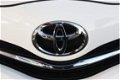 Toyota Yaris - 1.0 VVT-i Now Airco - 1 - Thumbnail