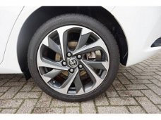 Toyota Auris - 1.8 Full Hybride Dynamic HB Navigatie