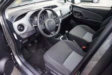 Toyota Yaris - 1.0 VVT-i Aspiration Navi / Clima / Cruise