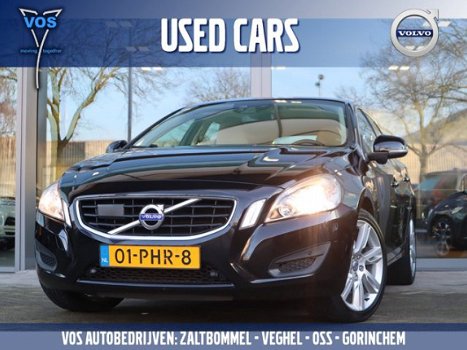 Volvo V60 - 2.0T Momentum | Stoelverwarming | Adaptive Cruise Control | ECC | Trekhaak - 1