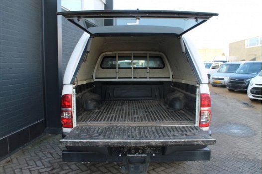 Toyota HiLux - 2.5 D-4D LX ExtraCab - 4X4 - Airco - € 14.950, - Ex - 1