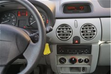 Renault Kangoo - 1.6 16V Privilege // ROLSTOELAUTO // KNIELSYSTEEM //