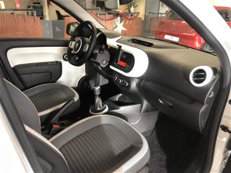 Renault Twingo - 1.0 SCe 70pk Collection. Kom hem bekijken in onze showroom - 1