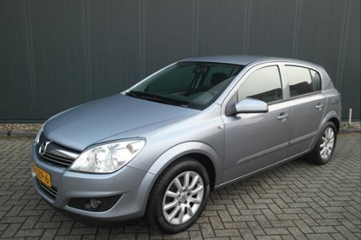 Opel Astra - 1.6 16V 5D 115PK Temptation - 1