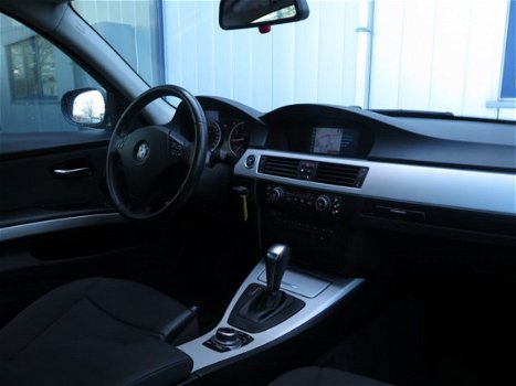 BMW 3-serie - 318i 143 PK AUT. SEDAN | NAVI | CRUISE | CLIMATE | PRIVACY - 1
