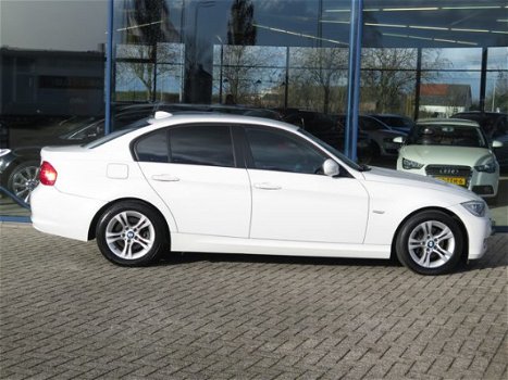 BMW 3-serie - 318i 143 PK AUT. SEDAN | NAVI | CRUISE | CLIMATE | PRIVACY - 1