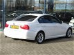 BMW 3-serie - 318i 143 PK AUT. SEDAN | NAVI | CRUISE | CLIMATE | PRIVACY - 1 - Thumbnail