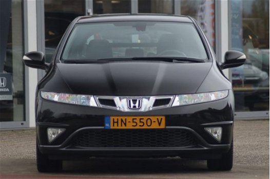 Honda Civic - 1.8 Sport | Trekhaak -All-in rijklaarprijs | Dealer onderh. | All-season banden - 1