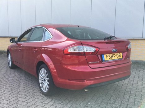 Ford Mondeo - 1.6 160PK 5 Deurs Platinum Uitvoering met alle Optie's - 1