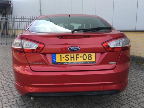 Ford Mondeo - 1.6 160PK 5 Deurs Platinum Uitvoering met alle Optie's - 1