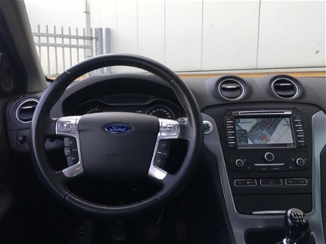 Ford Mondeo - 1.6 160PK 5 Deurs Platinum Uitvoering met alle Optie's - 1