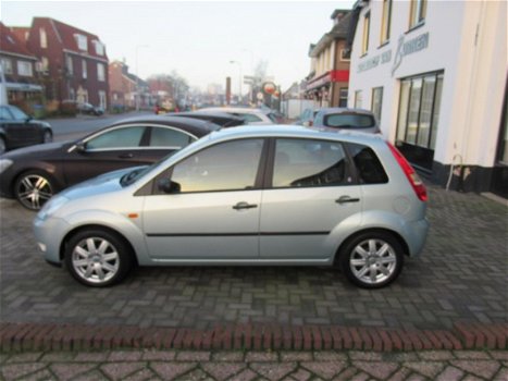 Ford Fiesta - 1.4-16V Ghia Airco, Stuurbekrachtiging, L.M.Velgen, Radio/cd-speler, Electr.ramen en s - 1