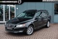 Volvo V70 - 2.0 D3 Summum / Automaat / Klimaat + Adaptive Cruise control / Trekhaak - 1 - Thumbnail