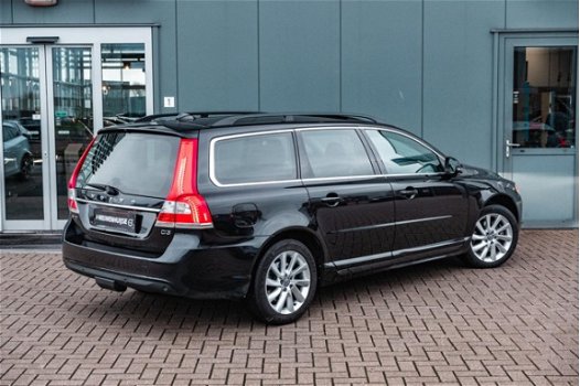 Volvo V70 - 2.0 D3 Summum / Automaat / Klimaat + Adaptive Cruise control / Trekhaak - 1