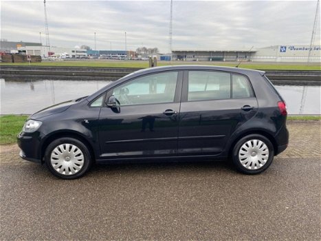 Volkswagen Golf Plus - 1.6 Optive 4 / Airco / hoge instap / trekhaak / nette auto - 1