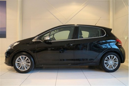 Peugeot 208 - 1.2 Puretech 82pk Allure | LAGE KM-STAND | NAVIGATIE | CLIMATE CONTROL | BLUETOOTH | L - 1