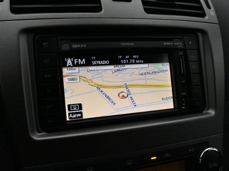 Toyota Avensis Wagon - 1.8 Business | Navigatie | Trekhaak | Parkeersensoren | - 1