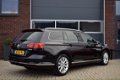 Volkswagen Passat Variant - 1.4 TSI 150pk Highline Navi/PDC/Leer/Trekhaak - 1 - Thumbnail