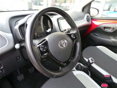 Toyota Aygo - 1.0 VVT-i 69pk 5D x-play *CAMERA - 1