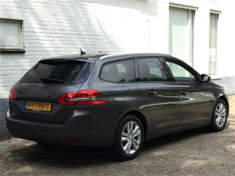 Peugeot 308 - 1.6 HDi 120pk Blue Lease Executive met Navigatie en Panoramadak - 1