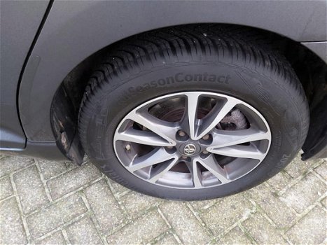 Toyota Avensis Wagon - 1.8 VVTi Dynamic Business *NAVIGATIE*CAMERA*STOELVERWARMING*CLIMA*LMW* | NEFK - 1