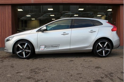 Volvo V40 - 1.6 D2 Business Navigatie 18'' LMV - 1