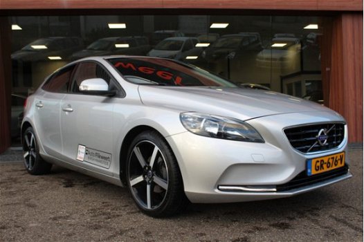 Volvo V40 - 1.6 D2 Business Navigatie 18'' LMV - 1