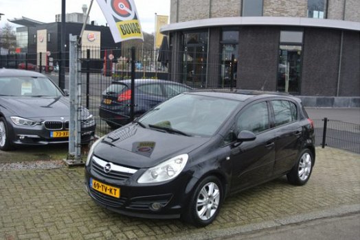 Opel Corsa - 1.2-16V Cosmo ..5 Deurs..Airco - 1