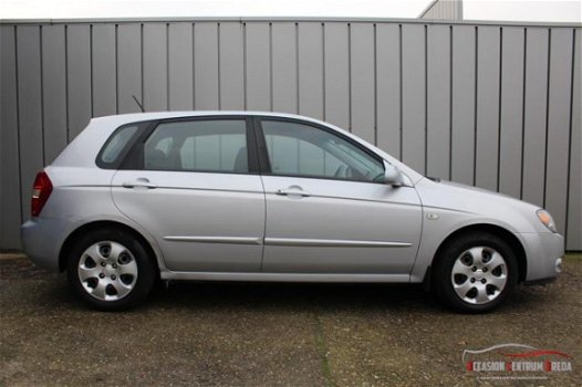 Kia Cerato - 1.6 LX AIRCO 134523 KM nwe apk - 1