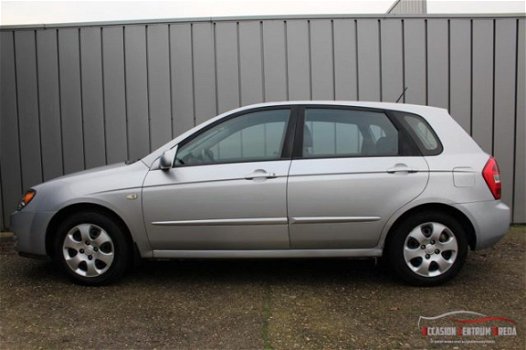 Kia Cerato - 1.6 LX AIRCO 134523 KM nwe apk - 1