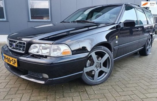 Volvo V70 - 2.4 R AWD - 1