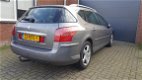 Peugeot 407 SW - 2.0 HDiF ST Pack Business Intro - 1 - Thumbnail