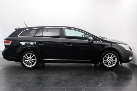 Toyota Avensis Wagon - 2.0 VVTi Business *Trekgewicht 1500kg* | Navigatie | Leder | Trekhaak | Camer - 1