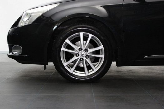Toyota Avensis Wagon - 2.0 VVTi Business *Trekgewicht 1500kg* | Navigatie | Leder | Trekhaak | Camer - 1